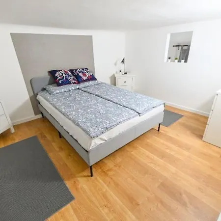 Lovely Flat In Damjanich Street - Leonard Apartament