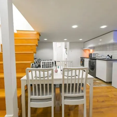 Lovely Flat In Damjanich Street - Leonard Apartament Budapesta