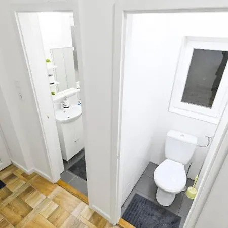 Lovely Flat In Damjanich Street - Leonard Budapeste