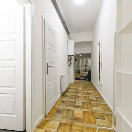 Lovely Flat In Damjanich Street - Leonard Apartamento *